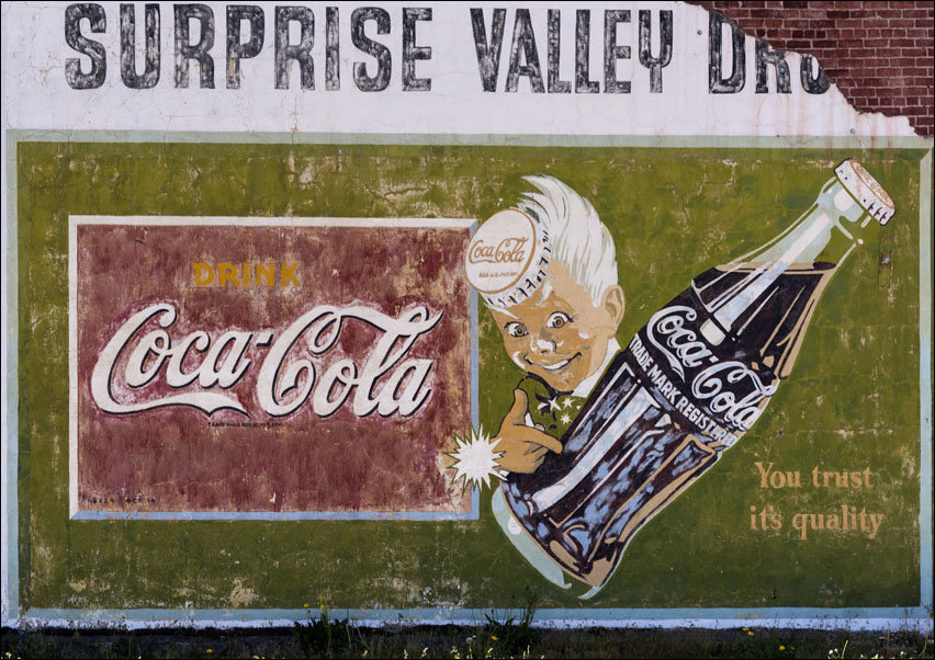 Billboard in Cedarville, California., Carol Highsmith - plakat 100x70 cm