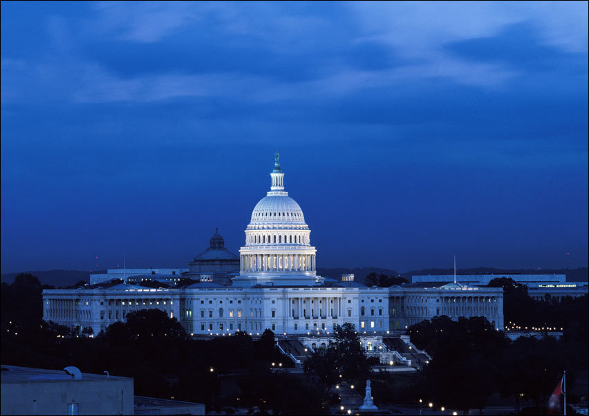 Capitol Hill at night., Carol Highsmith - plakat 100x70 cm