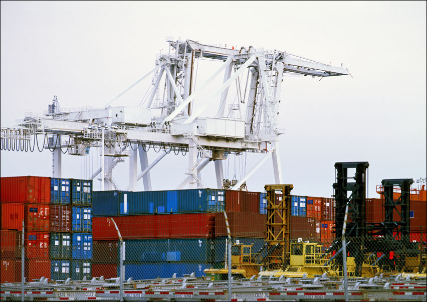 Container facility at Oakland Harbor., Carol Highsmith - plakat 70x50 cm