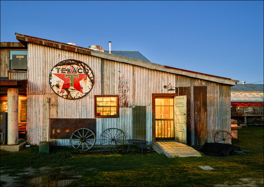 Converted cabin on the Hopson Plantation site in Mississippi., Carol Highsmith - plakat 70x50 cm