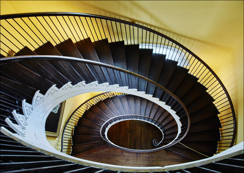 Elaborate spiral staircase, at the Nathaniel Russell House in South Carolina., Carol Highsmith - plakat 50x40 cm