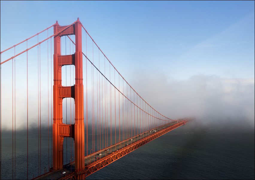 Fog rolls across the Golden Gate, Carol Highsmith - plakat 50x40 cm