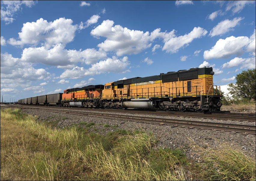 Freight train approaches in an industrial neighborhood of Fort Worth, Texas., Carol Highsmith - plakat 80x60 cm