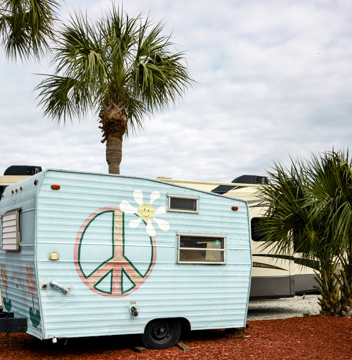 Hippie recreational vehicle at the entrance of the Gander RV Sales in Gulf Breeze, Florida, Carol Highsmith - plakat 40x40 cm
