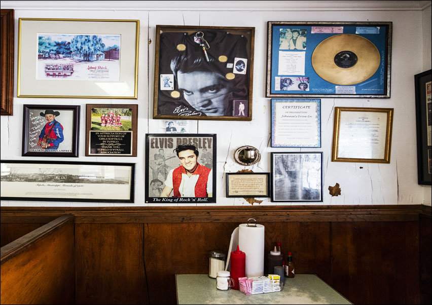 Johnnie’s Drive-in restaurant in Tupelo, Mississippi., Carol Highsmith - plakat 50x40 cm