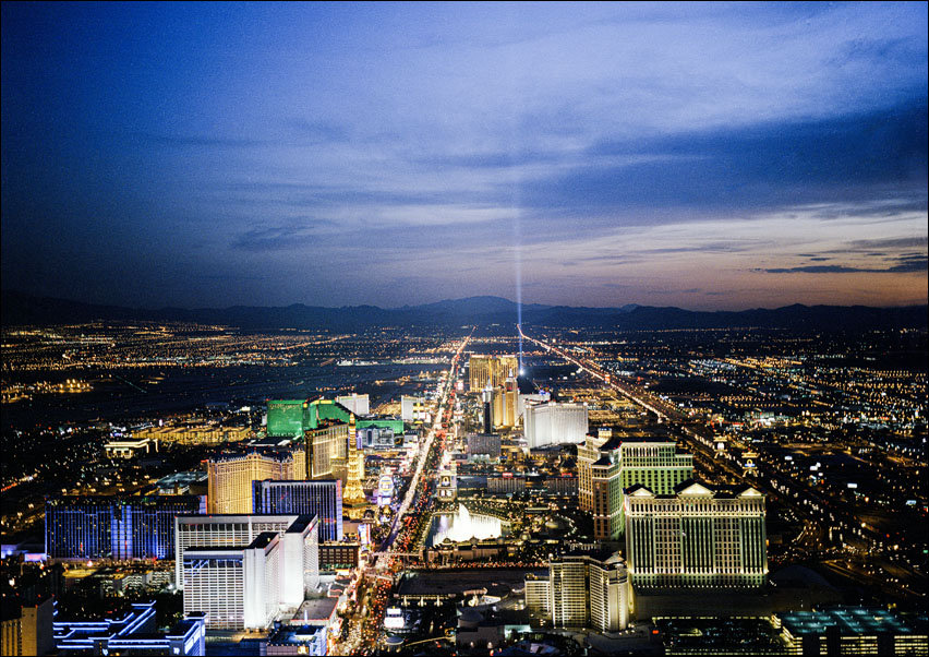 Las Vegas at dusk., Carol Highsmith - plakat 84,1x59,4 cm