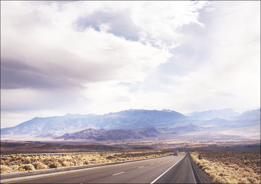 Road near Mammoth Creek., Carol Highsmith - plakat 30x20 cm