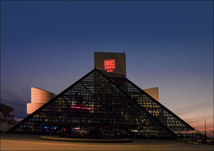 The Rock and Roll Hall of Fame museum located in downtown Cleveland, Ohio., Carol Highsmith - plakat 40x30 cm