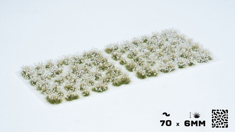 Gamers Grass White Flowers