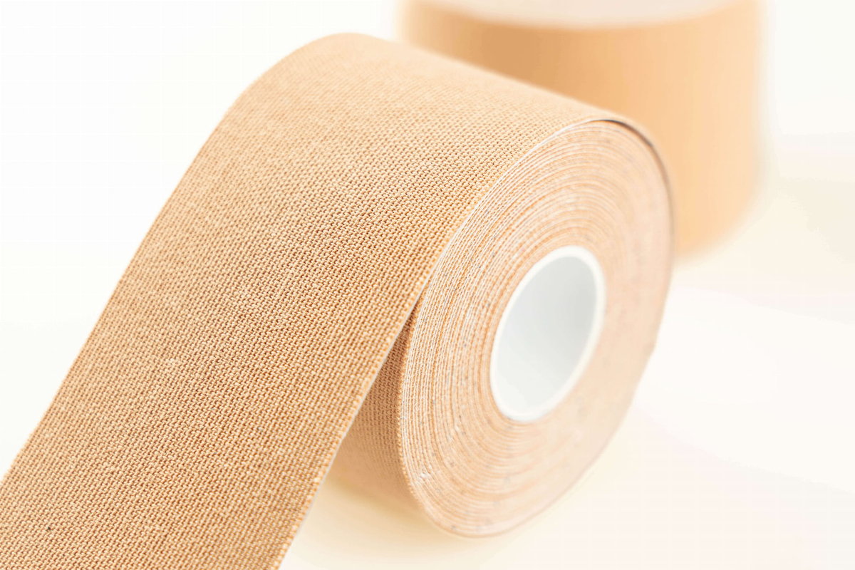 Taśma do kinesiology tapingu sportowo-korekcyjna 5 cm x 5 m - Wybierz kolor: Beżowy