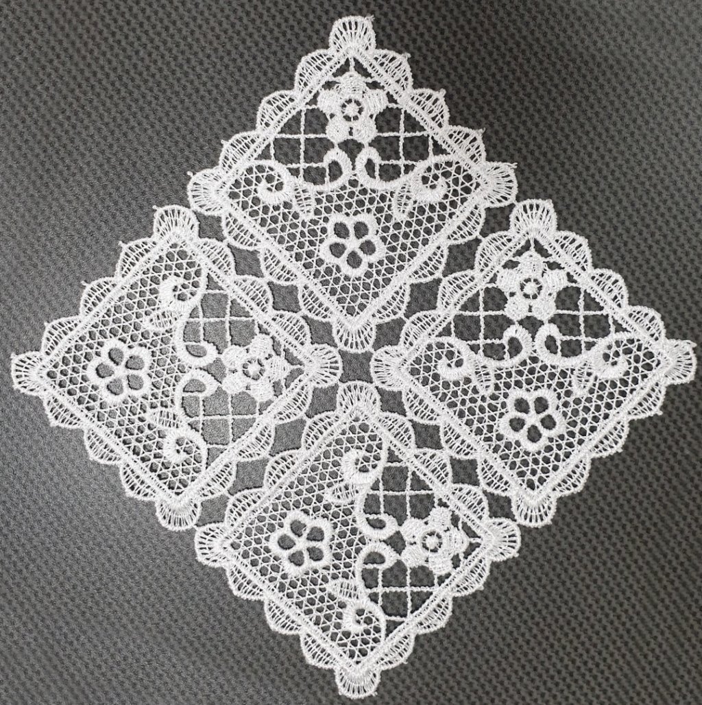 Serwetka Z Gipiury, 15X15, Biała Geometryczna W Kwiaty, G20-01-Kw