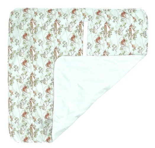 Chłonna Mata Do Przewijania Dzień W Lesie