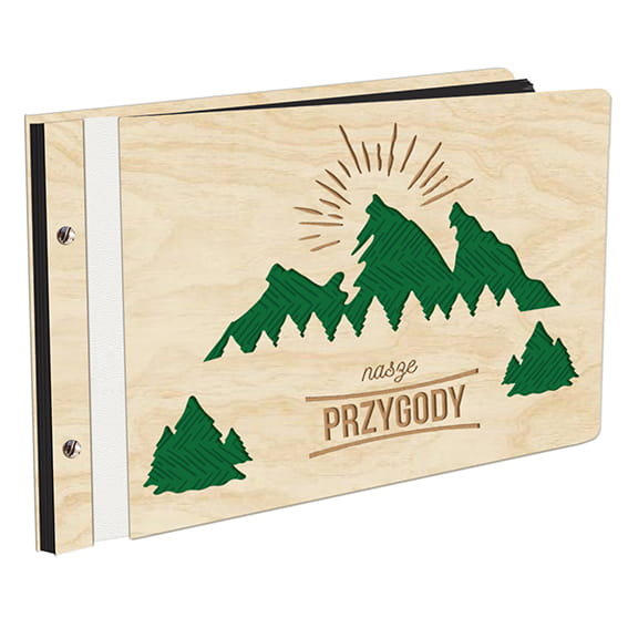 Album Na Zdjęcia Z Pierwszą Stroną W Kolorze W Drewnianej Oprawie Z Czarnymi Kartami Z Grawerem Nasze Przygody Wyprawa W Góry