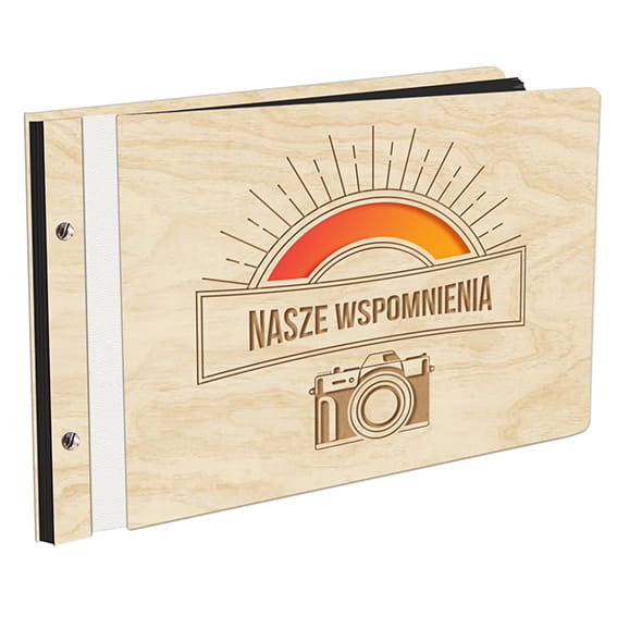 Album Na Zdjęcia Wyklejany Zachód Słońca Z Pierwszą Stroną W Kolorze W Drewnianej Oprawie Z Czarnymi Kartami Z Grawerem