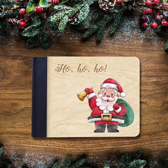 Drewniany MINI FOTO ALBUM na zdjęcia MIKOŁAJ HO! HO! HO! z grawerowaną okładką z czarnymi kartami  prezent na święta