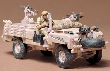 Tamiya Land Rover SAS Różowe Pantery 35076