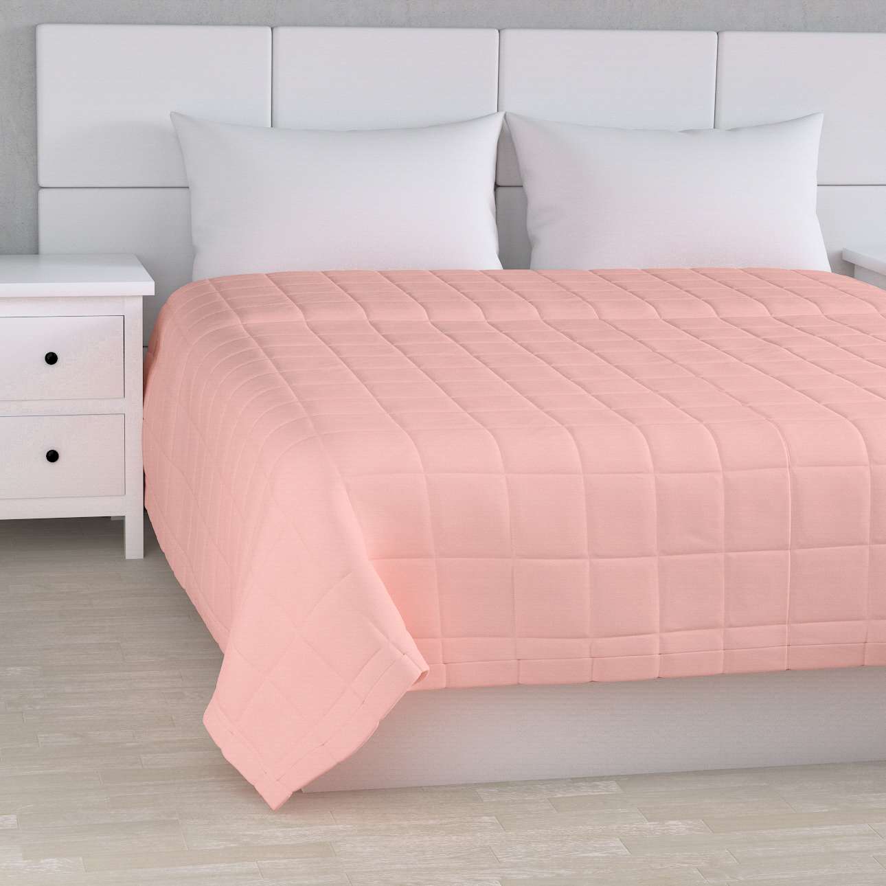 Narzuta pikowana w kratę