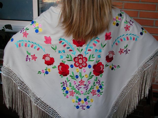 Damski SHAWL FLAMENCO model PGM3933 (140 CM )