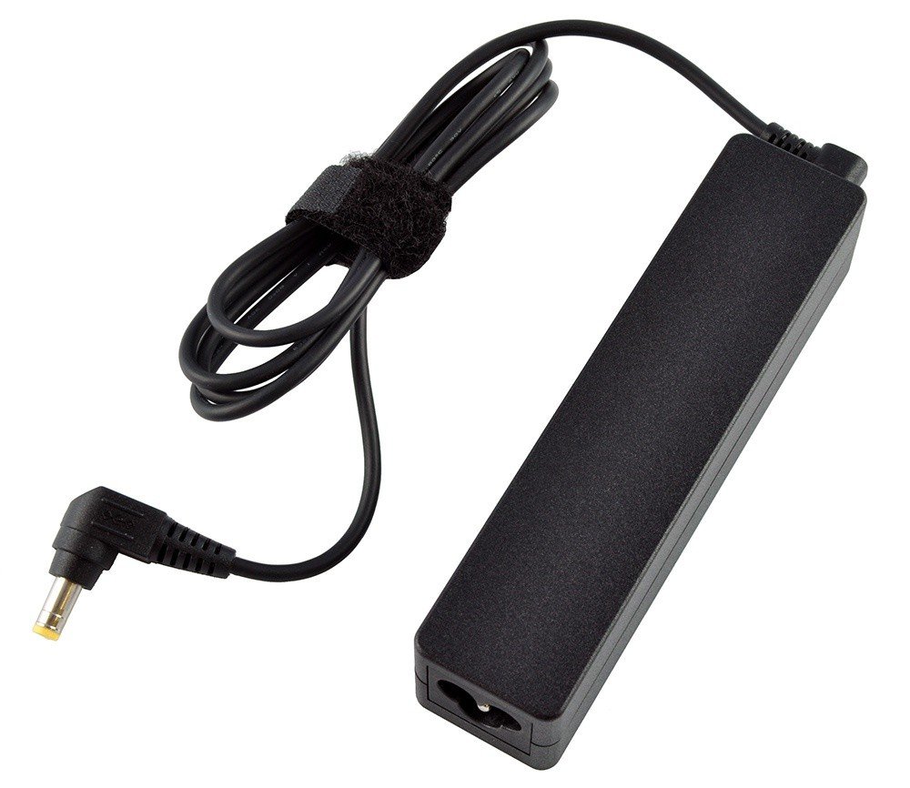 Fujitsu AC Adapter 19V/80W 0Watt S26391-F1246-L549 S26391-F1246-L549