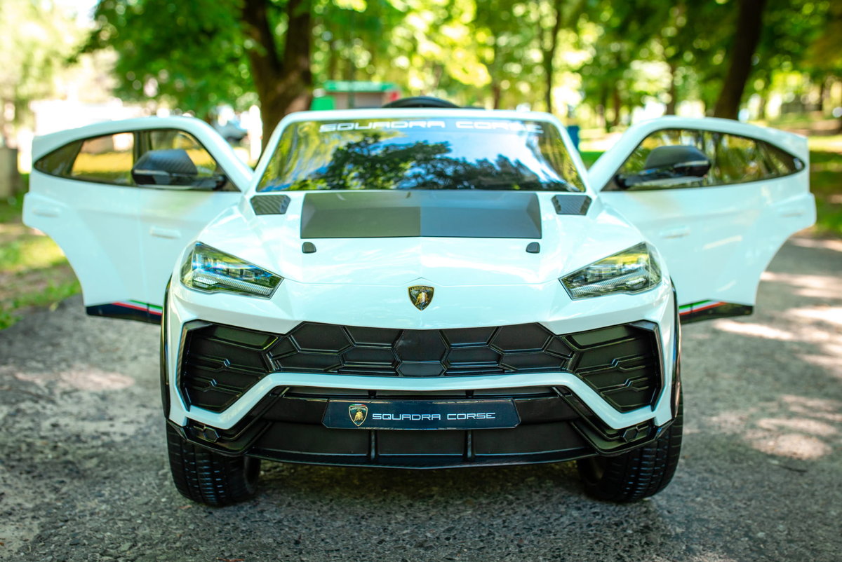 Lamborghini URUS ST-X SQUADRA CORSE, biały