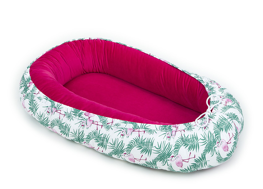 MAMO-TATO Kokon niemowlęcy VELVET PREMIUM Flamingi / czereśnia