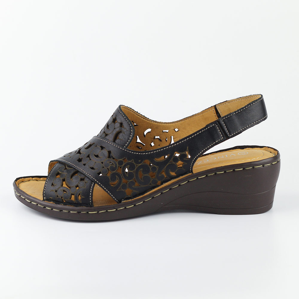Czarne skórzane sandały damskie na koturnie VINCEZA 43013 - Vinceza