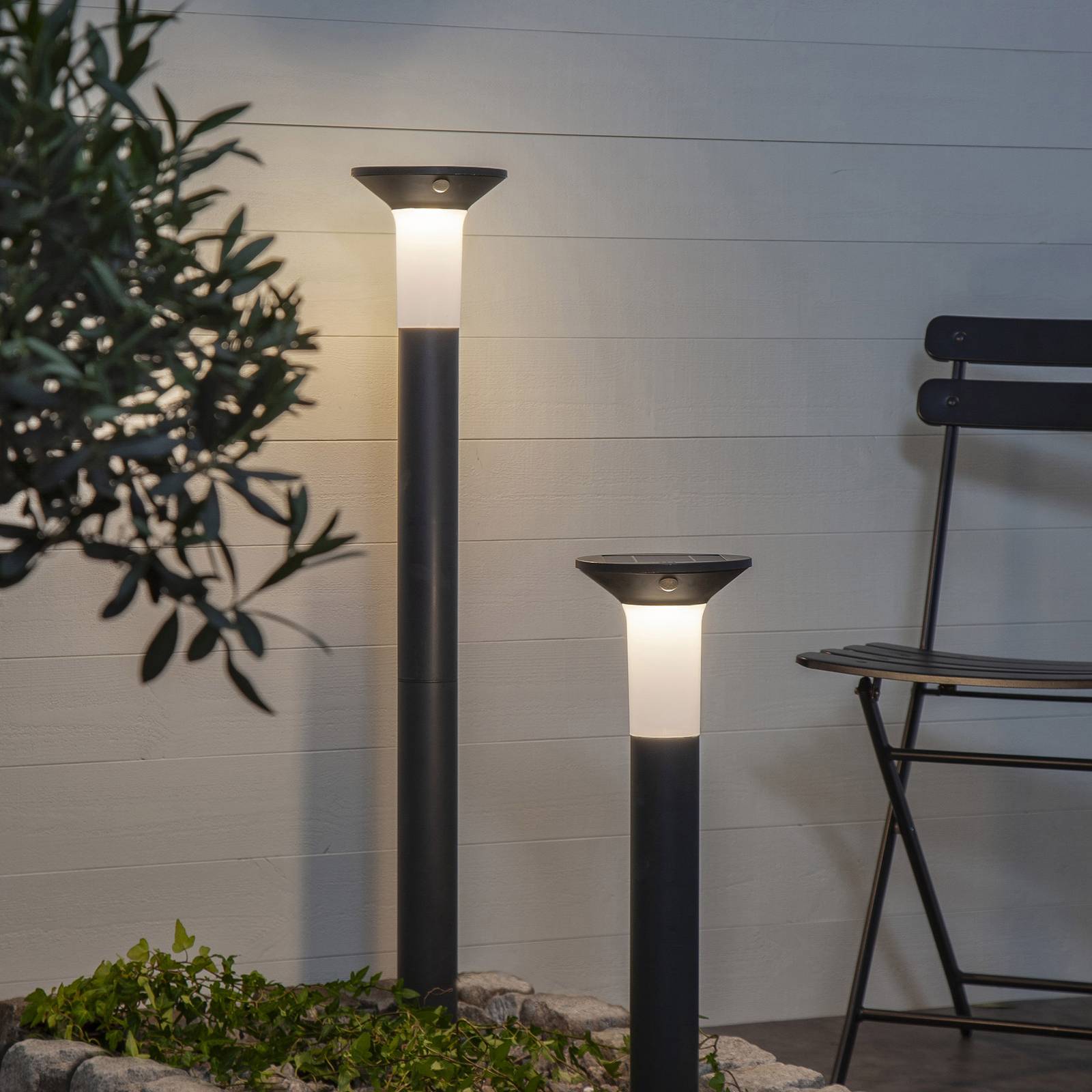Lampa solarna LED Valta z czujnikiem ruchu