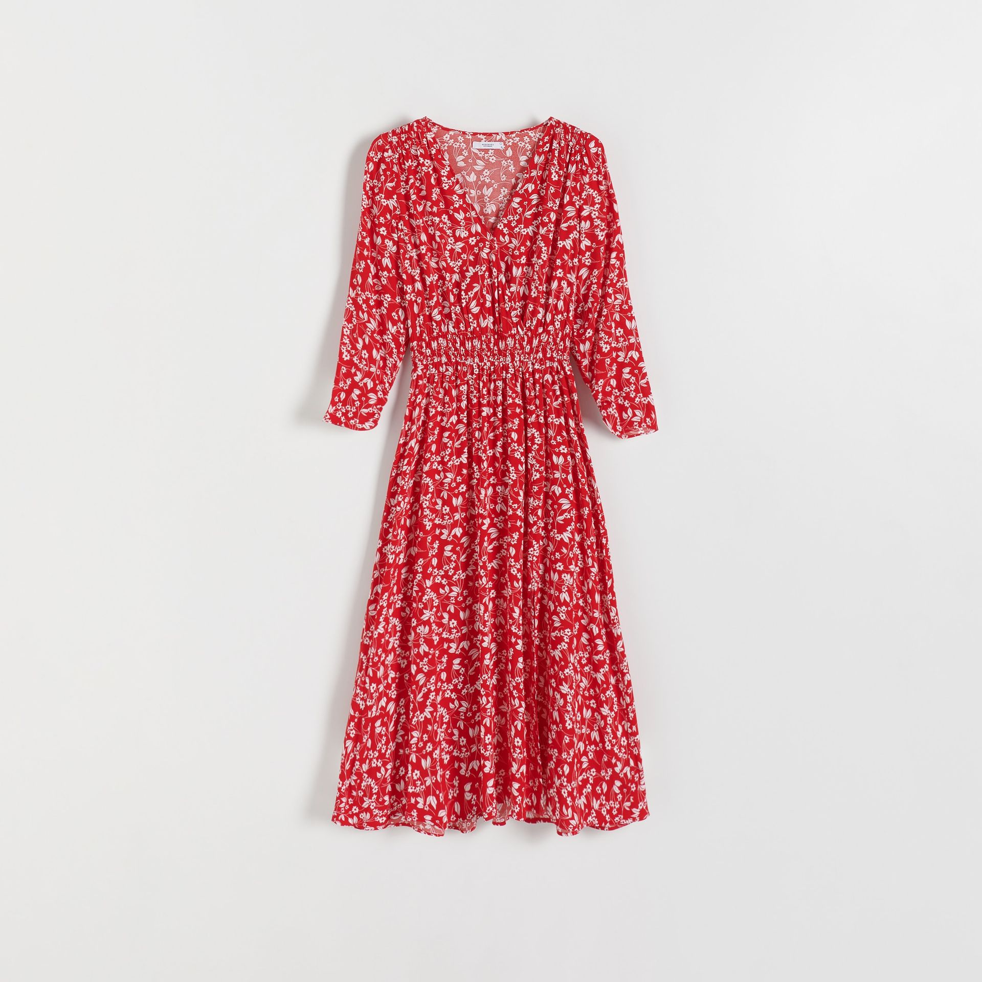 Sukienki - Reserved - Wzorzysta sukienka z EcoVero™ - Czerwony - grafika 1