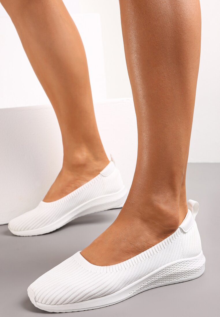 Białe Balerinki Wsuwane z Elastyczną Cholewką Calvinus