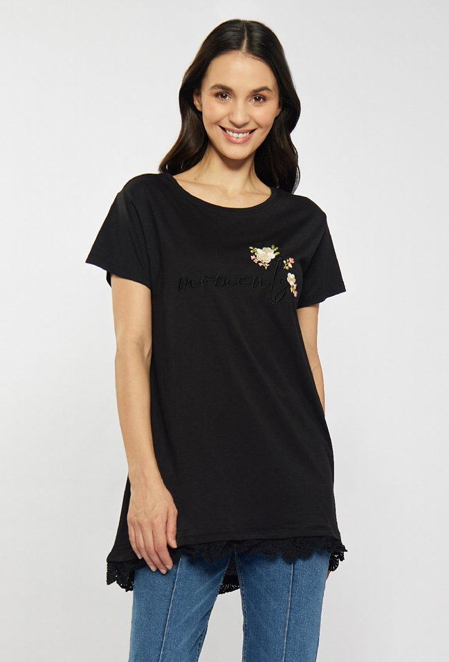 T-shirt z koronkowym wykończeniem - Monnari