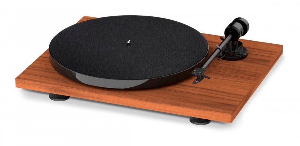 Pro-Ject E1 BT + OM5e Gramofon Plug & Play Hi-Fi, Bluetooth, drewno