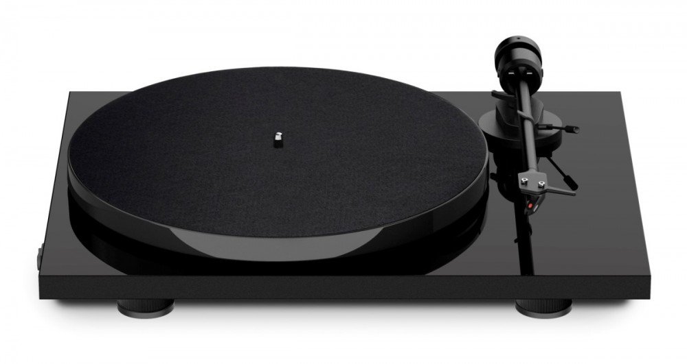 Pro-Ject E1 Black + OM5e Gramofon Plug & Play Hi-Fi o doskonałym stosunku wydajności do ceny.