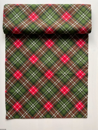 Bawełniany świąteczny plamoodporny bieżnik zielonego koloru z klatkę
