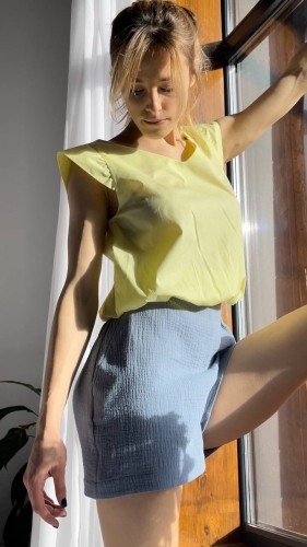 Top damski z bawełny żółtego koloru