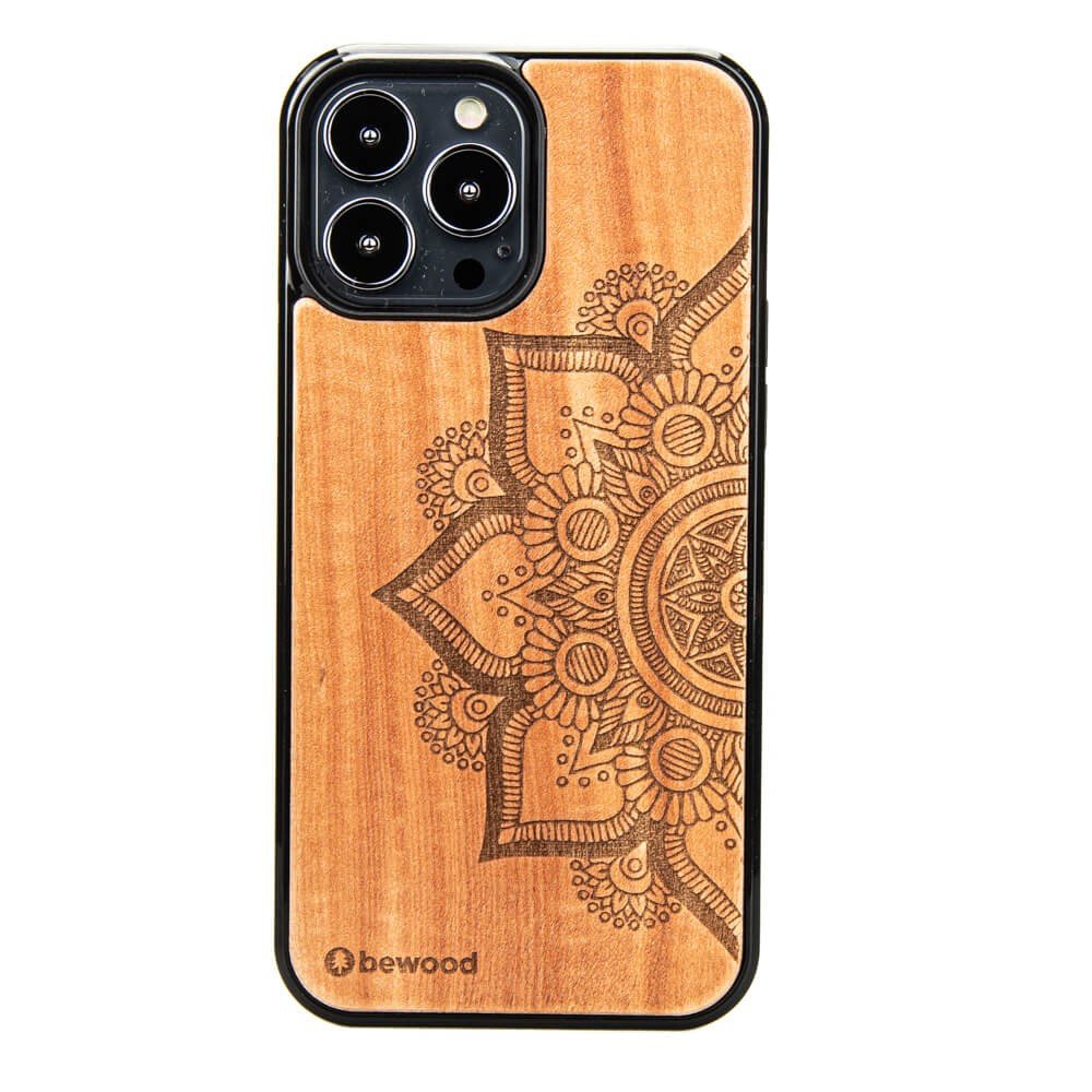 Bewood Drewniane etui iPhone 13 Pro Max MANDALA JABŁOŃ BWD08726