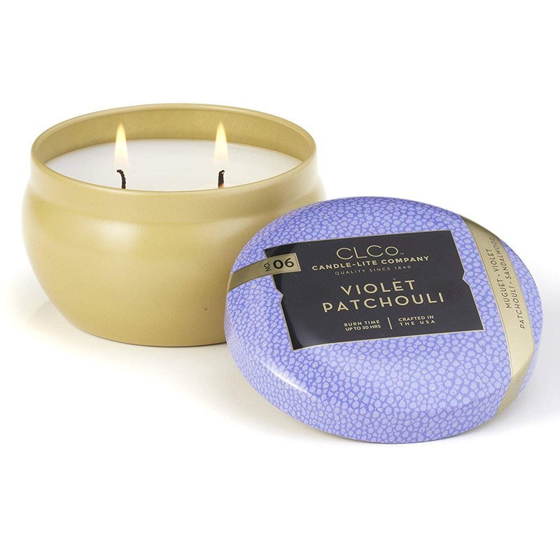 Candle-lite CLCo Candle Jar 6.25 oz luksusowa świeca zapachowa w ozdobnej puszce ~ 30 h - No. 06 Violet Patchouli