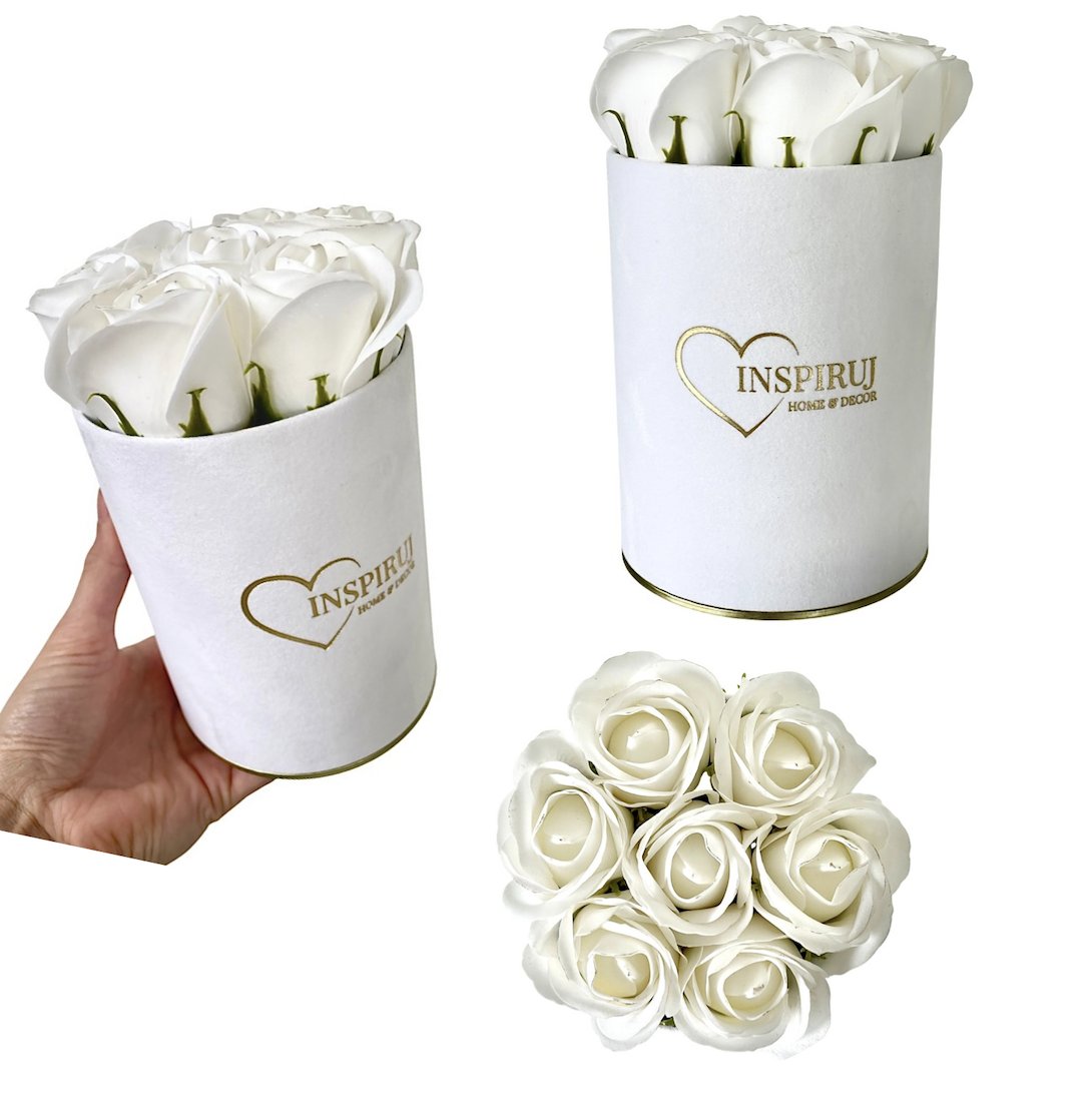FLOWERBOX Z RÓŻAMI MYDLANYMI KWIATY MYDLANE W PUDEŁKU PREZENT BUKIET KWIATÓW NA WALENTYNKI DLA NIEJ BIAŁY WELUROWY FLOWERBOX ZŁOTE DNO BIAŁE RÓŻE MY..