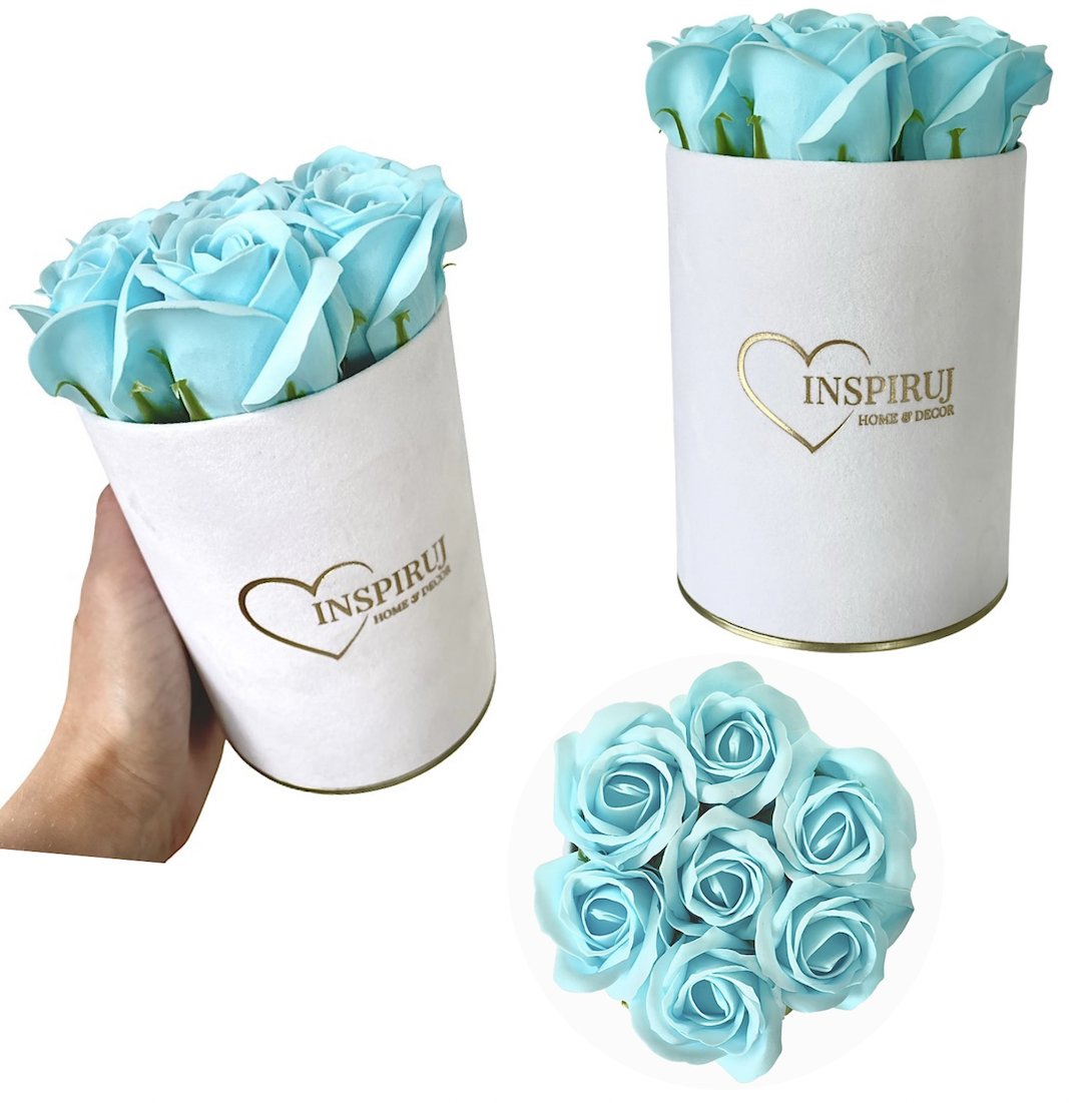 FLOWERBOX Z RÓŻAMI MYDLANYMI KWIATY MYDLANE W PUDEŁKU PREZENT BUKIET KWIATÓW NA WALENTYNKI DLA NIEJ BIAŁY WELUROWY FLOWERBOX ZŁOTE DNO NIEBIESKIE RÓ..