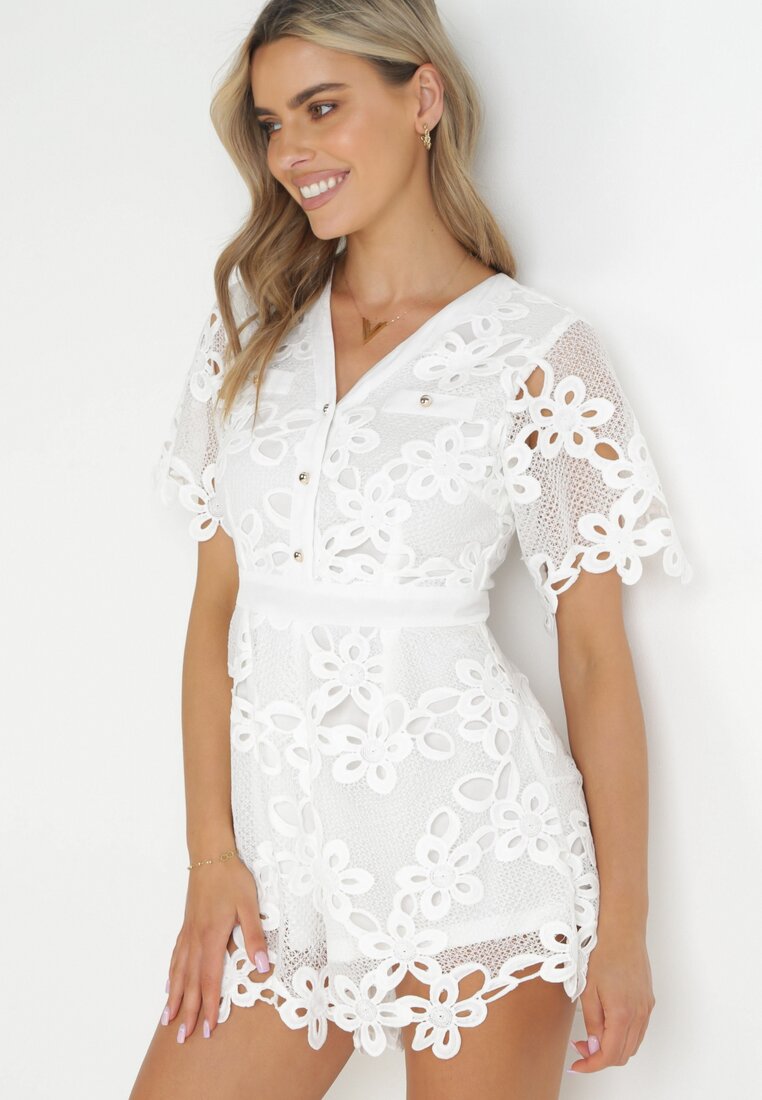 Biały Koronkowy Kombinezon z Imitacją Kieszeni Dawni