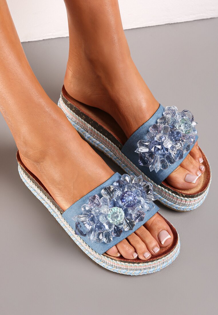 Niebieskie Klapki na Grubej Podeszwie z Plecionki z Kwiatkami na Pasku Tusyana