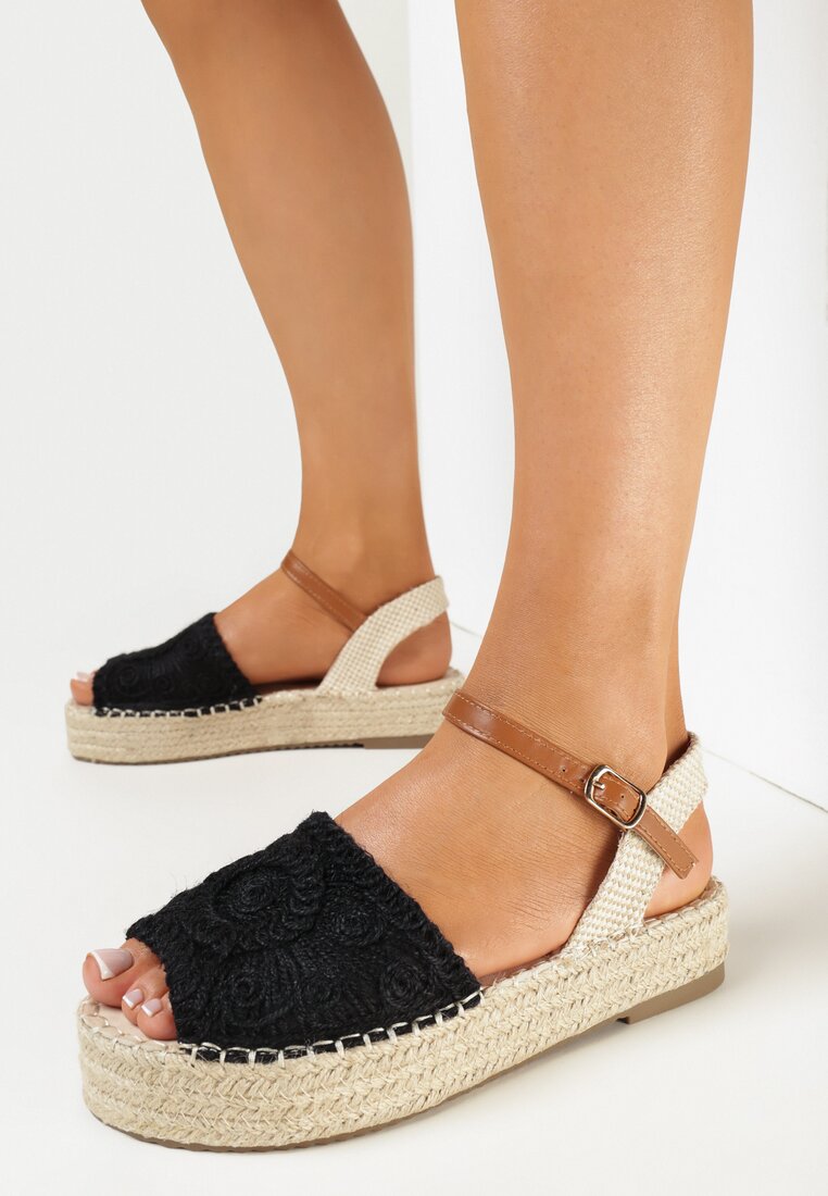 Czarne Sandały na Plecionej Platformie Lenza