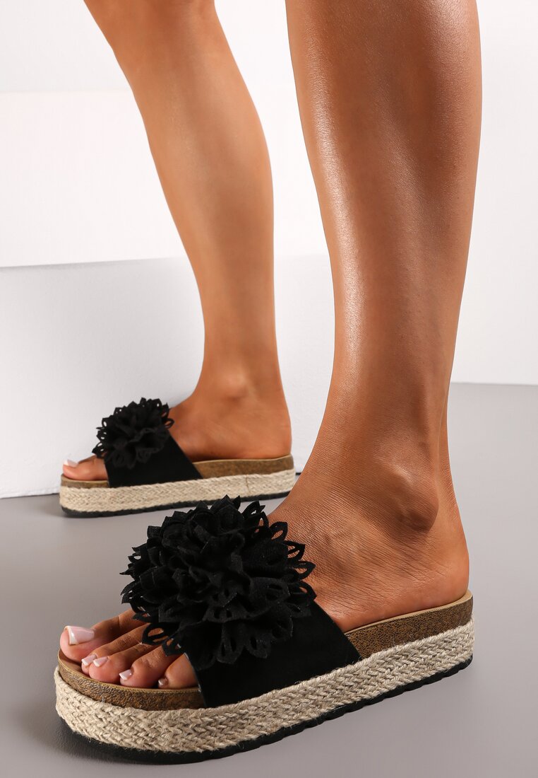 Czarne Klapki z Kwiatem na Pasku i Plecionką na Korkowej Podeszwie Presta