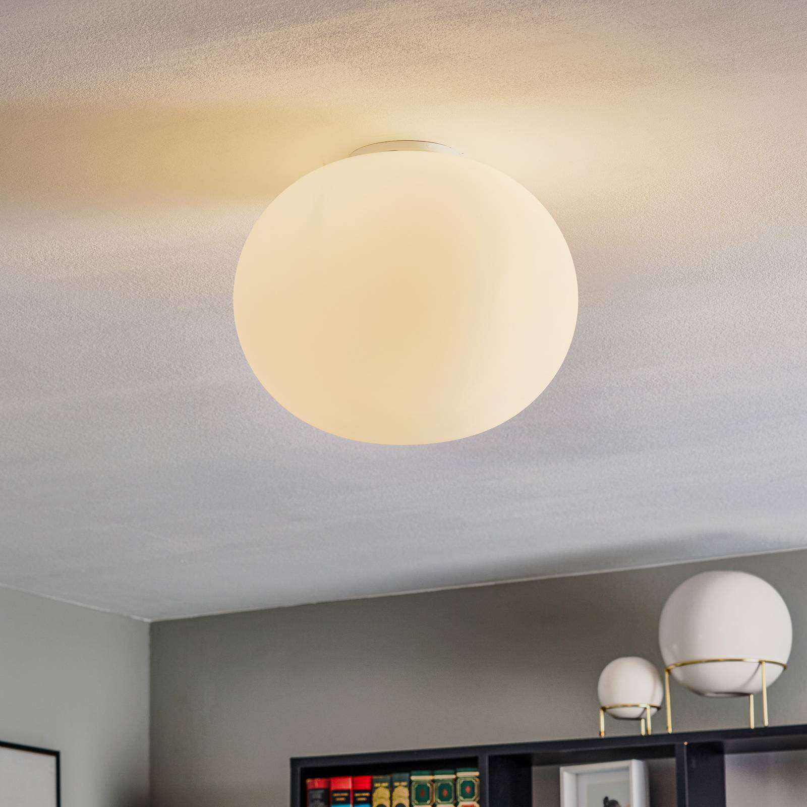 FLOS Lampa sufitowa designerska GLO-BALL, możliwość ściemniania, biały / opal, salon / jadalnia, szkło, design