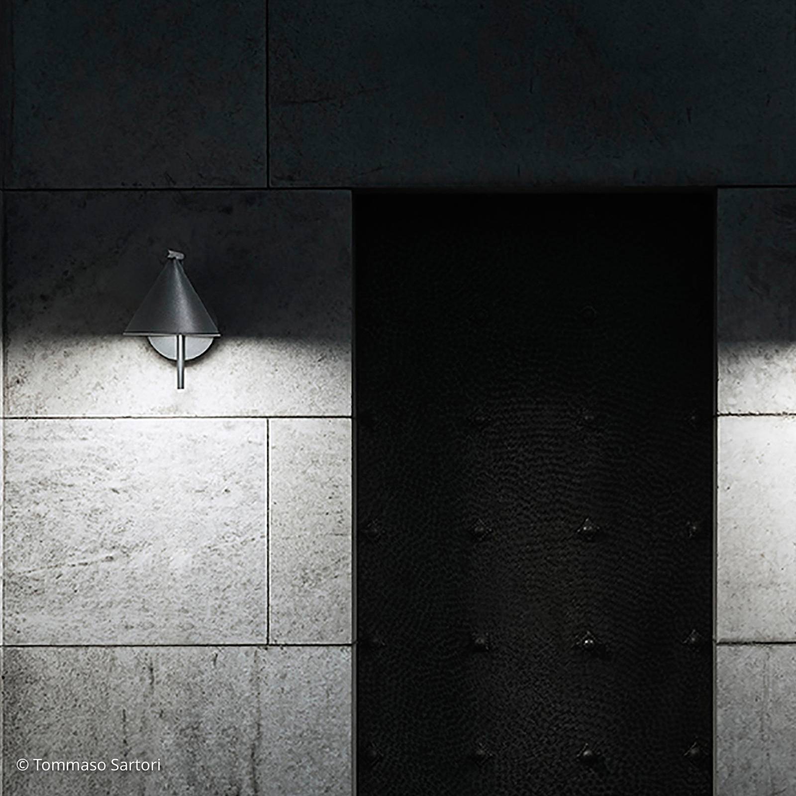 Flos Architectural Kinkiet zewnętrzny Captain Flint Outdoor W1, aluminiowy / szary / cynkowy, stal szlachetna, design