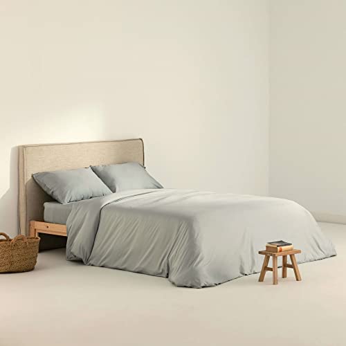 BELUM | Nordycka Satyna 300 Nici do łóżka 180 Wymiary Produkt: 260x240 cm Kolor: Ultimate Grey | Nordycka Satyna Satyna Posiada zapięcie z przezroczystymi ukrytymi przyciskami.