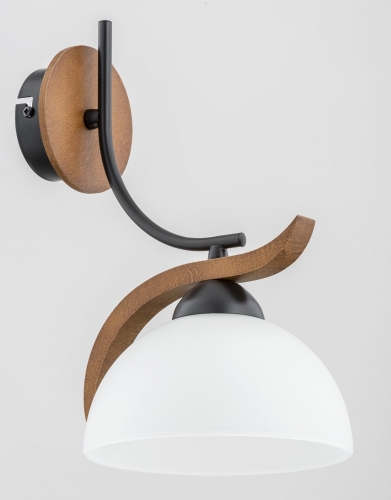 Kinkiet Brakel z elementami drewnianymi