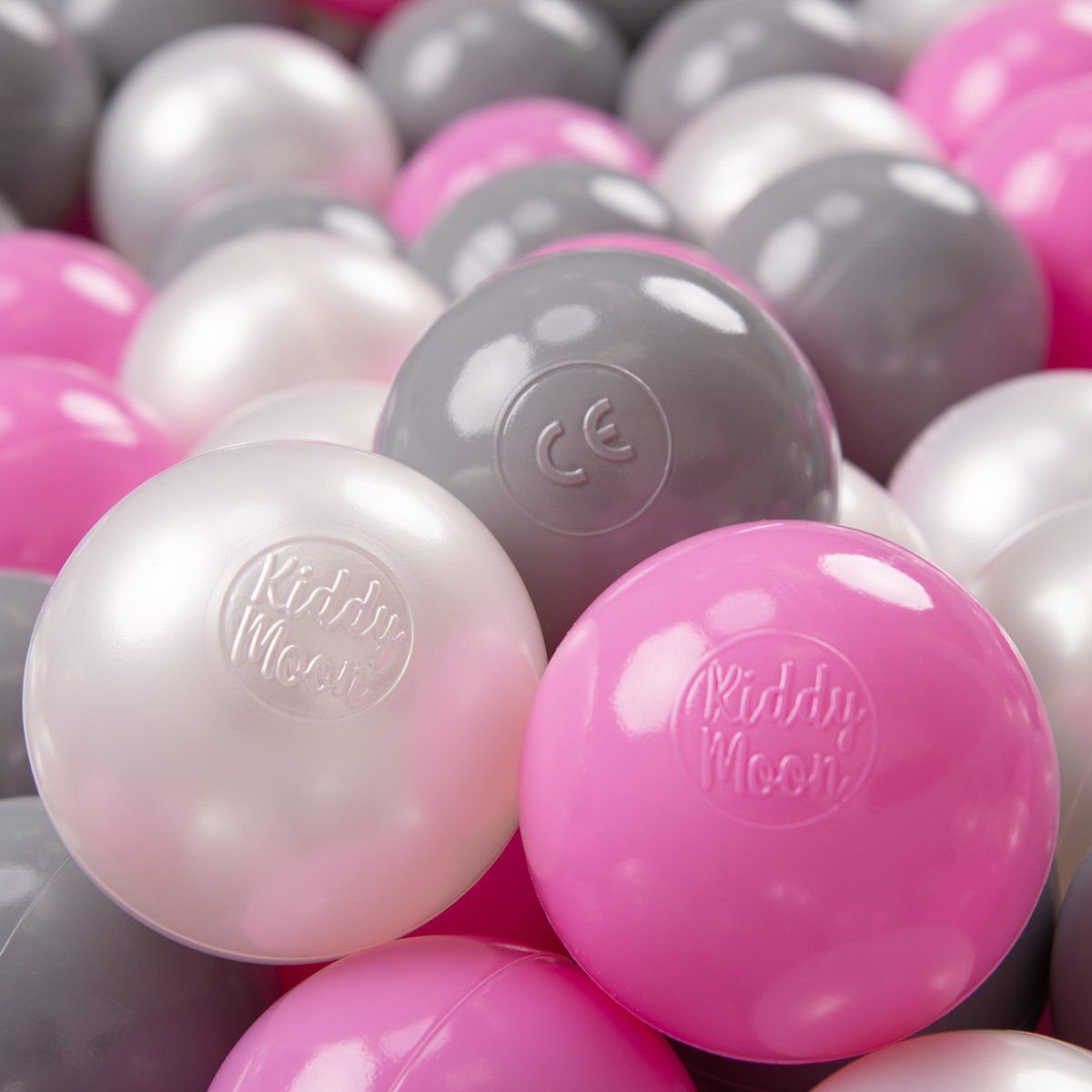 KiddyMoon, plastikowe piłeczki 7cm perła-szary-róż 50