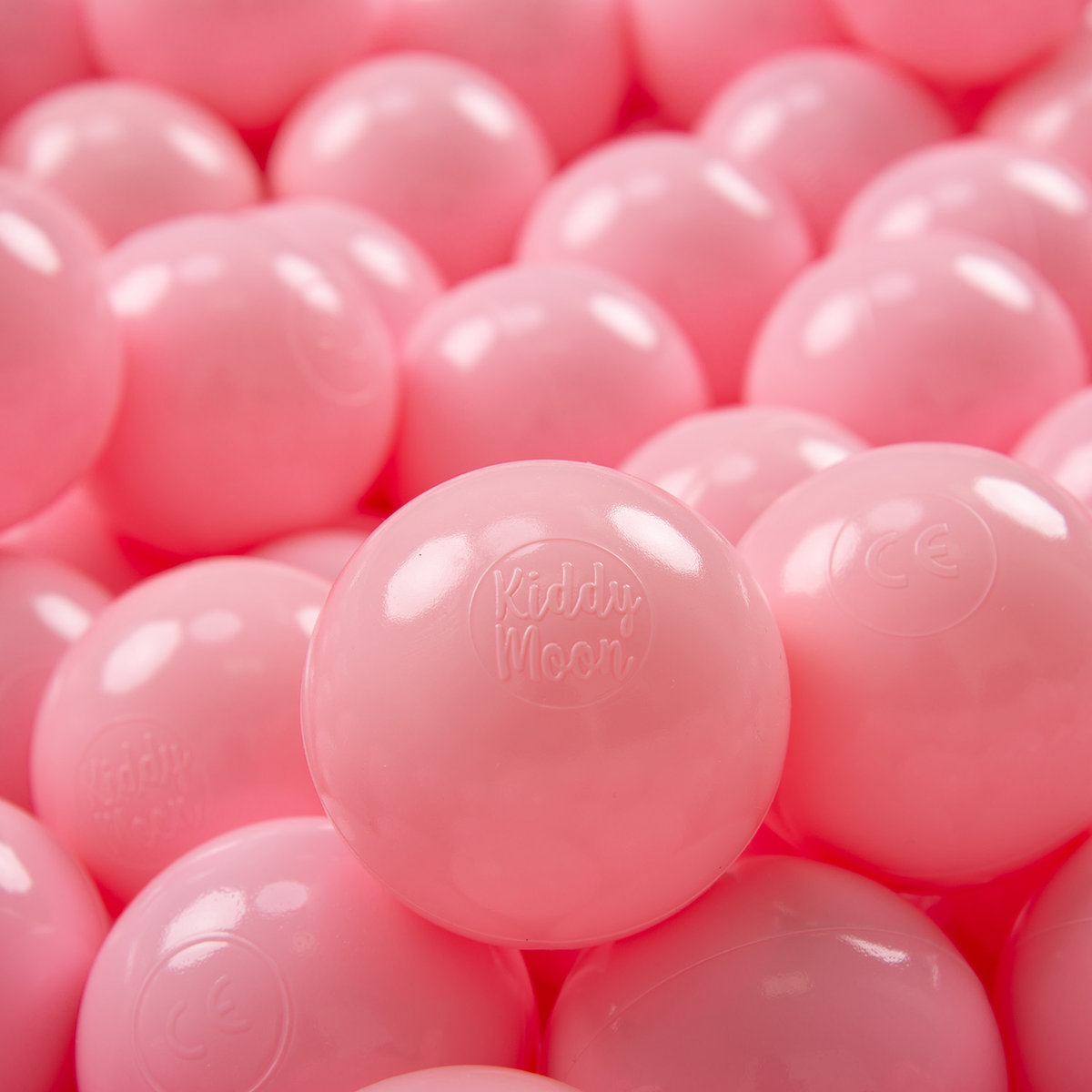 KiddyMoon Plastikowe piłeczki 7cm pudrowy róż 50 Zabawka zestaw kulek