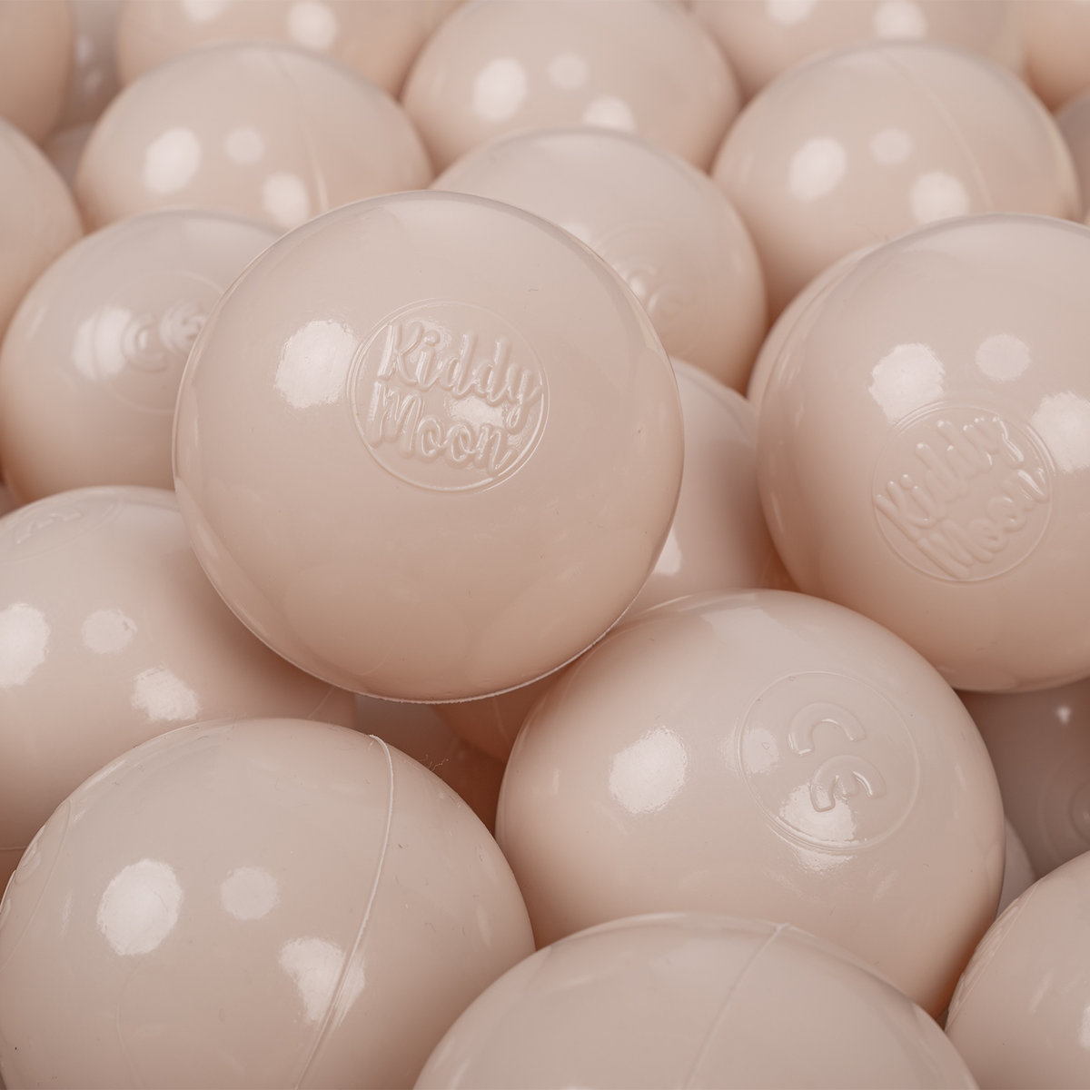 KiddyMoon Plastikowe piłeczki 7cm pastelowy beż 50 Zabawka zestaw kulek