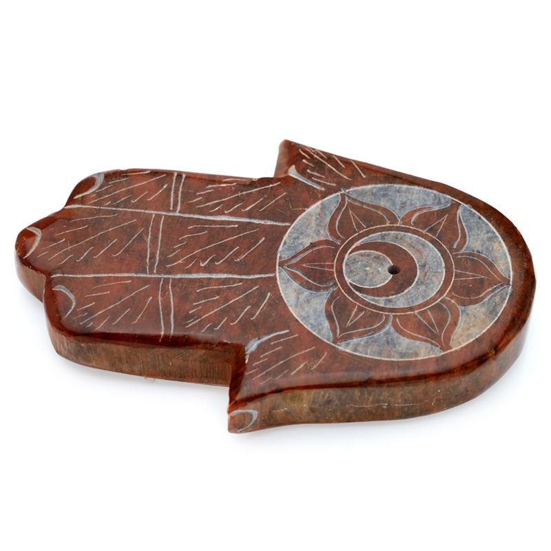 Rzeźbiona steatytowa podstawka na kadzidełka w kształcie ręki z motywami Czakr - pomarańczowa